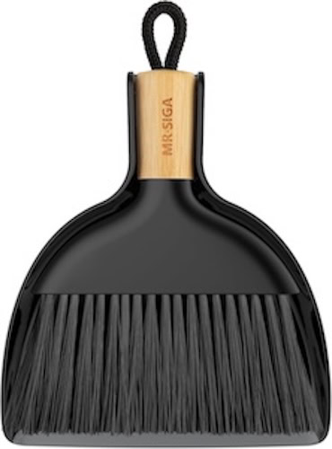 Cleaning brush with wooden handle, ideal for household cleaning tasks, durable and eco-friendly.